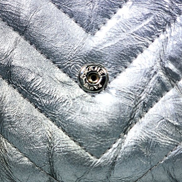 Chanel Silver Chevron Quilted Patent Leather L Gusset Flap Long Wallet 2018 - Picture 9 of 12